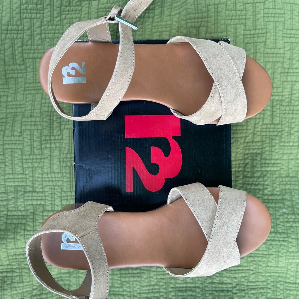 R2 women sandals - Picture 1 of 3
